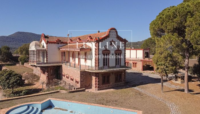 Catalan Modernist Masterpiece in Manresa with Montserrat Views