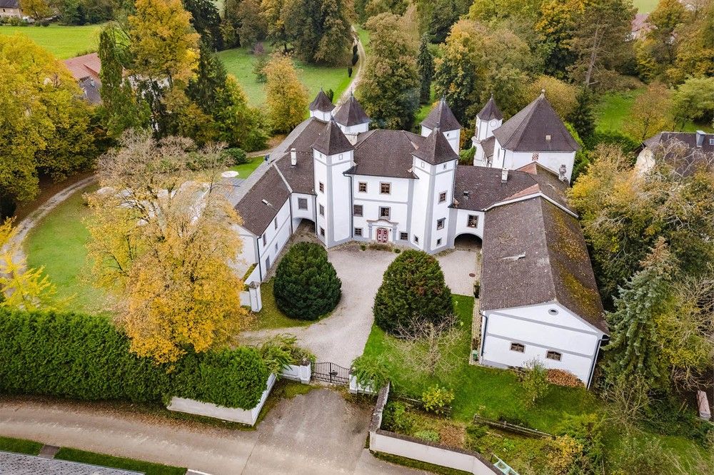 Photos Windern Castle – Renaissance Residence with Garden and Pool in Upper Austria