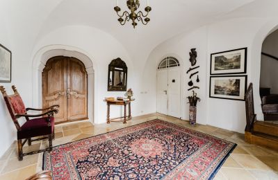 Castle for sale 4693 Desselbrunn, Upper Austria, Ein Hauch von Geschichte im Treppenhaus