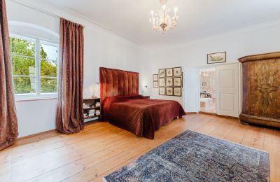 Castle for sale 4693 Desselbrunn, Upper Austria, Der Masterbedroom samt Bad en Suite 
