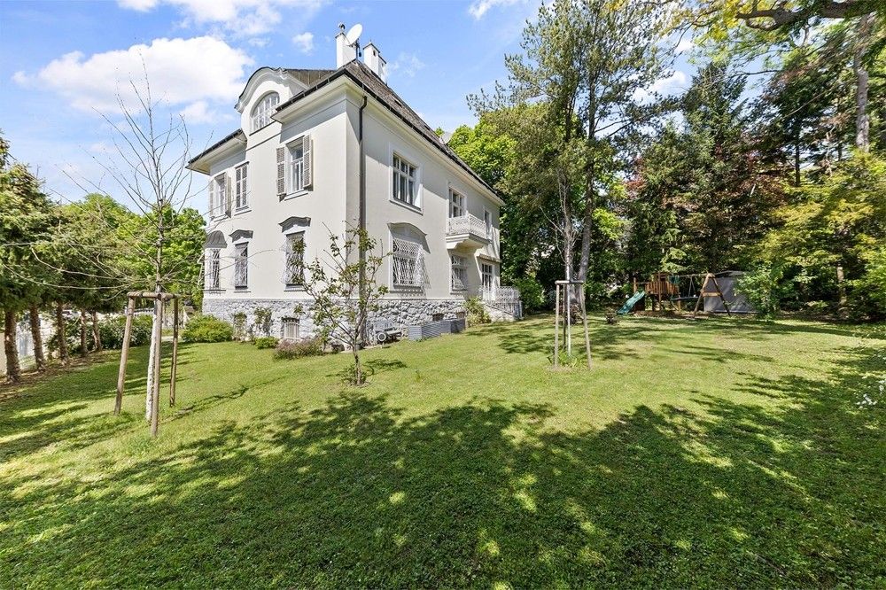 Photos Turn-of-the-Century Mansion in Gersthof Embassy District, Vienna