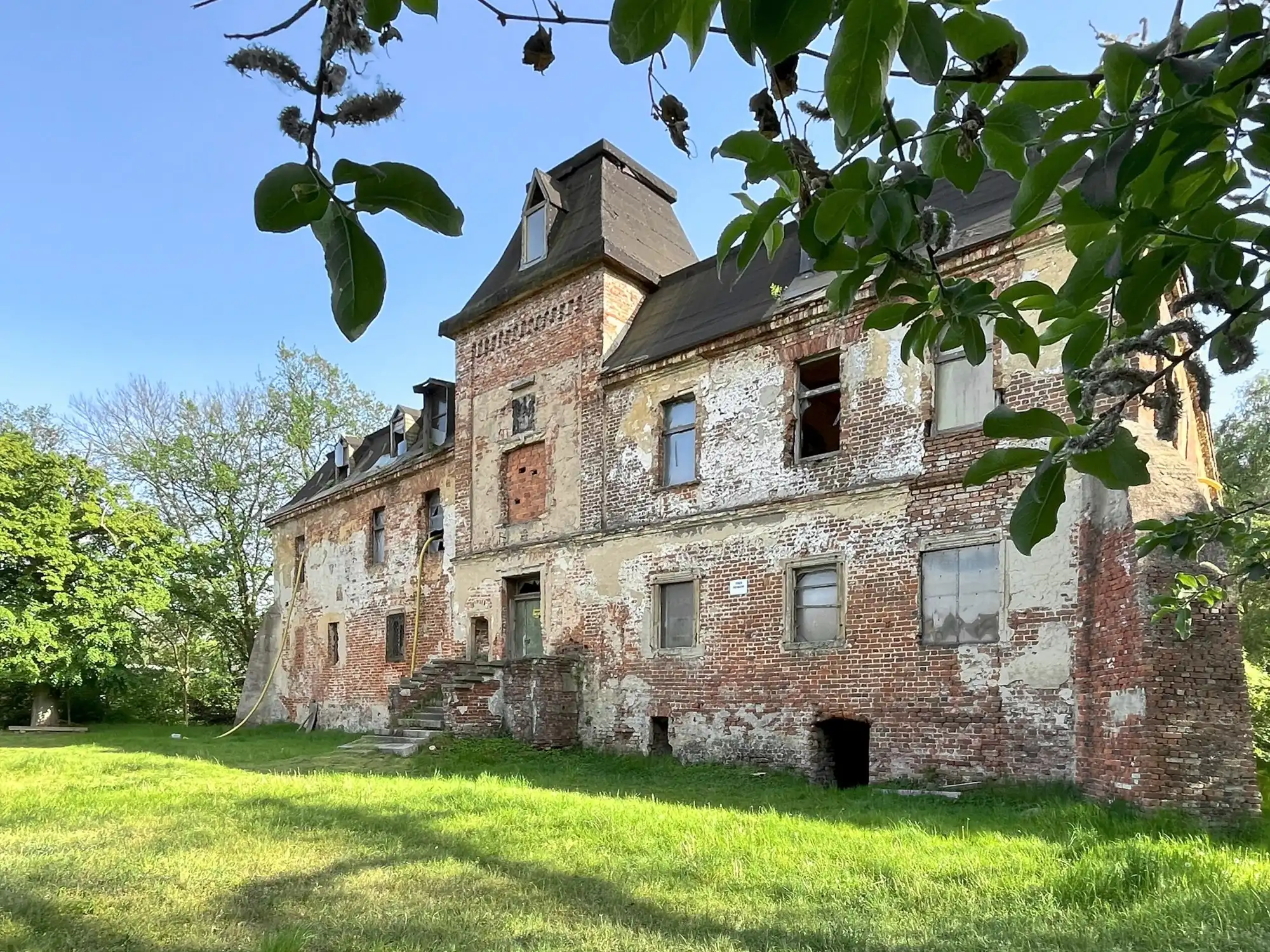 Photos Castle estate near Wroclaw in Komorowice