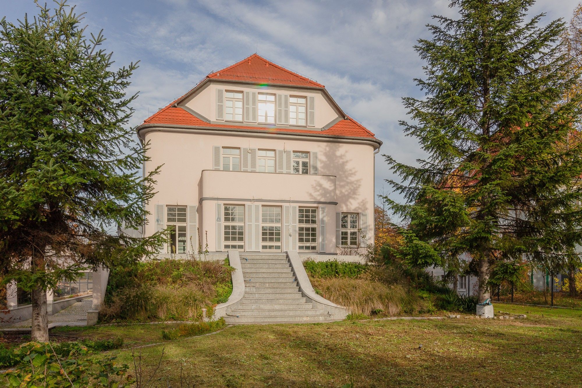 Photos Pre-War Modernist Villa in Wrocław-Borek