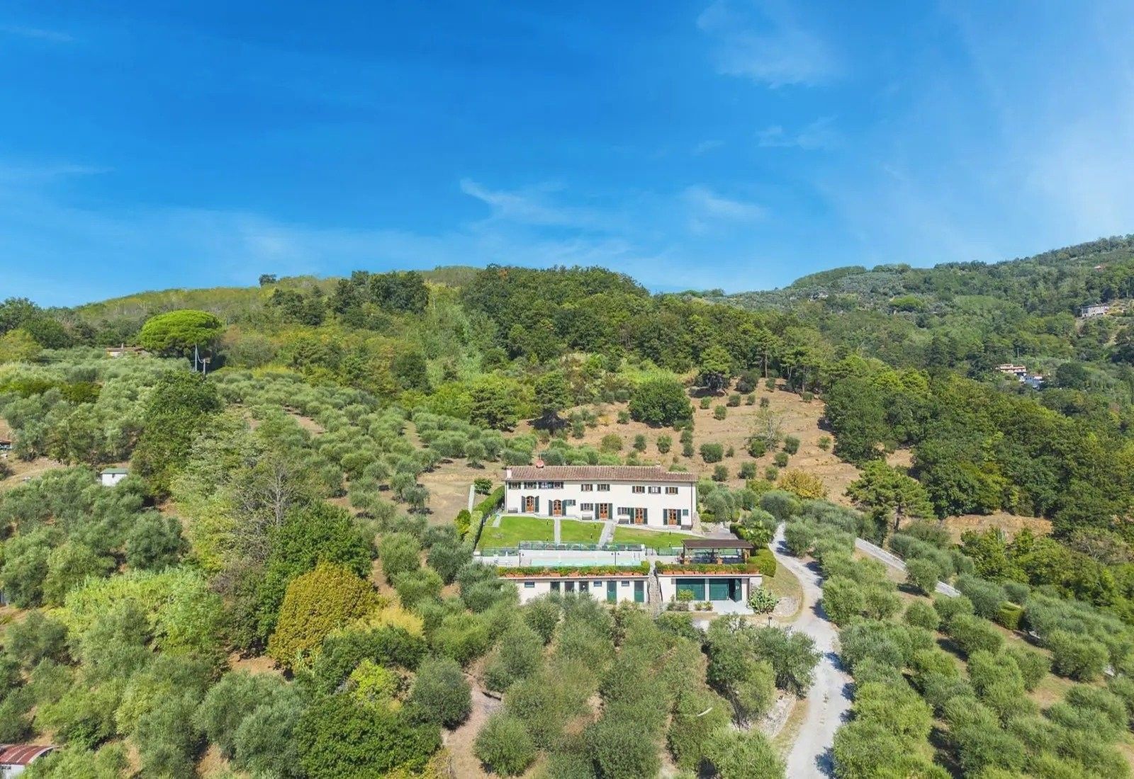 Photos Villa Marsetti in Montecatini Terme – 24.7 acres of land in a panoramic location