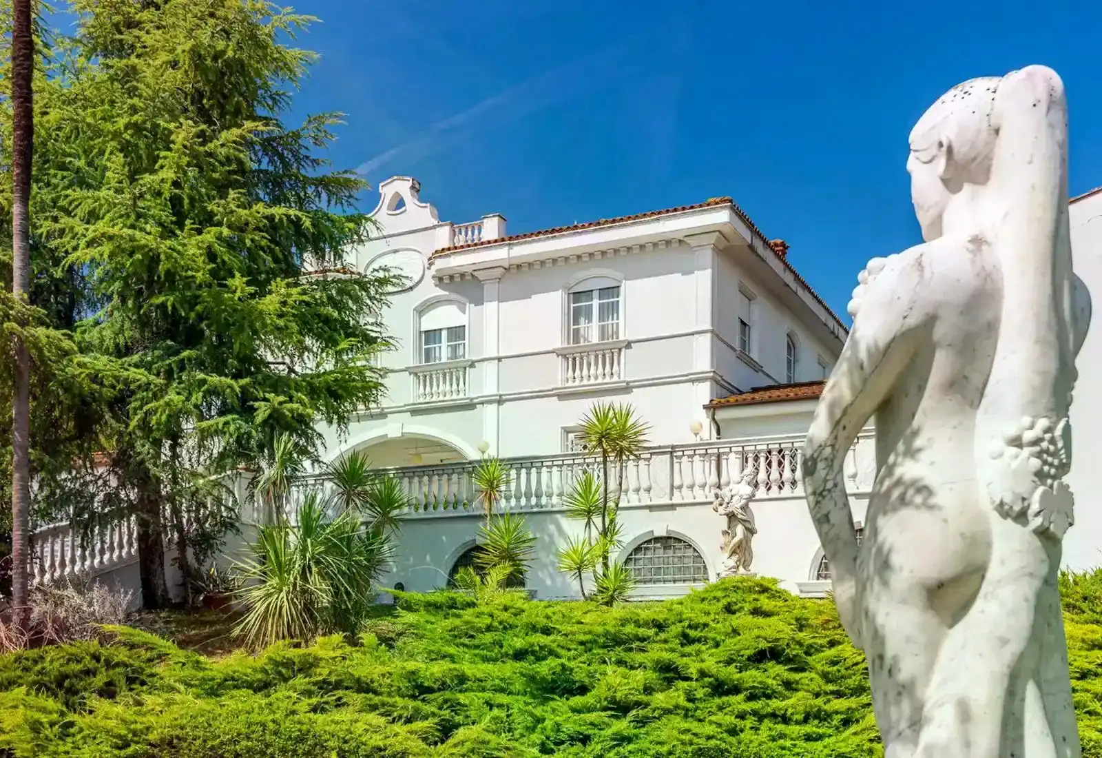 Photos Villa Beatrice in Tuscany - Luxury Historic Residence with Vineyard, Pool and Parkland