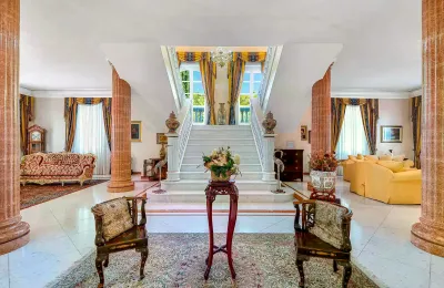 Historic villa for sale Saldina, Tuscany, Entrance hall