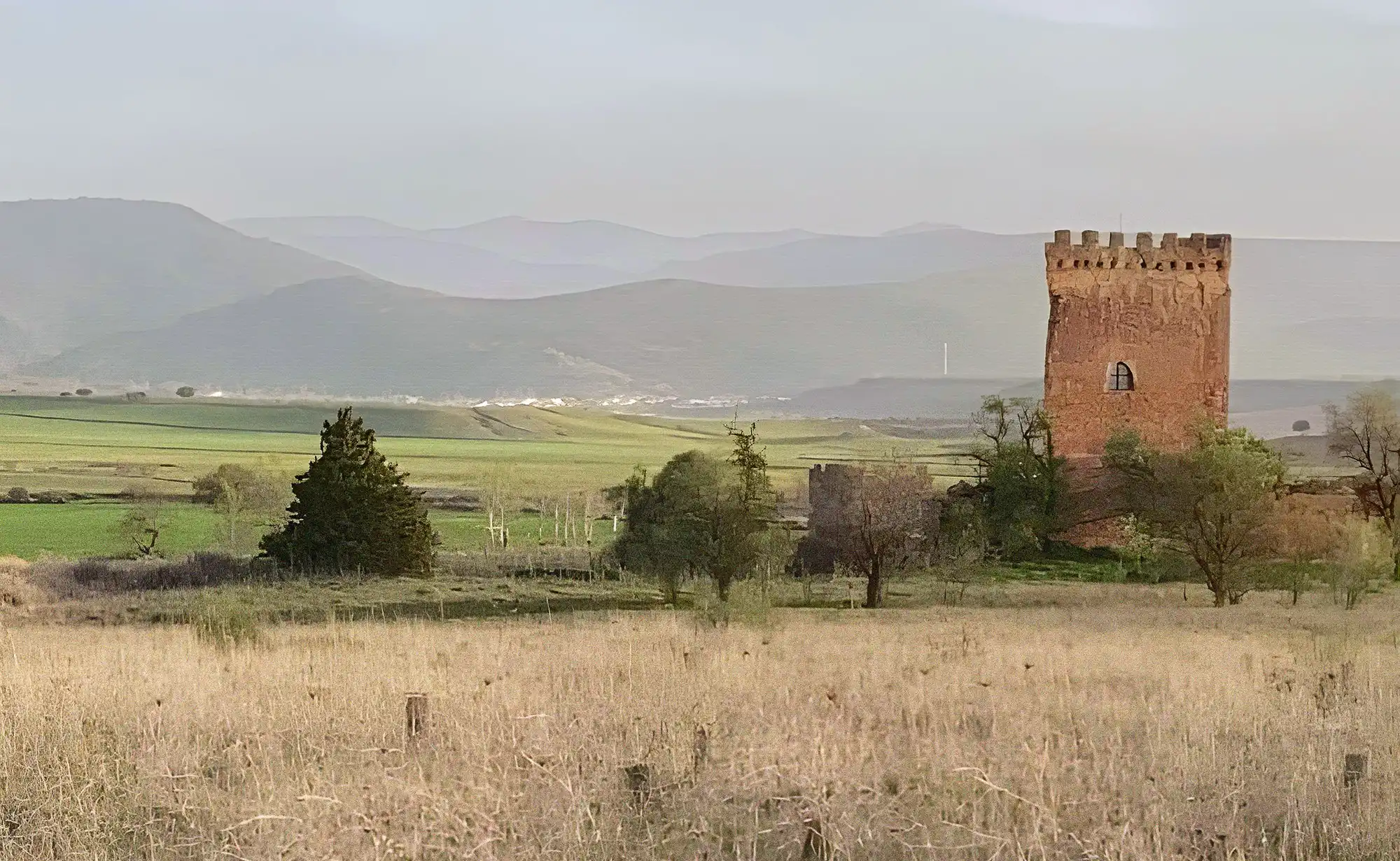 Billeder 12. århundrede tårn med historisk ejendom i Castilla-La Mancha