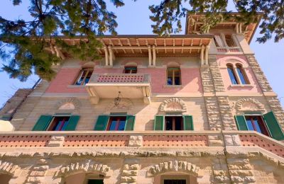 Period mansion for sale Loro Ciuffenna, Tuscany, Refurbished Facade