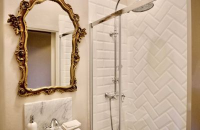 Period mansion for sale Loro Ciuffenna, Tuscany, Bathroom