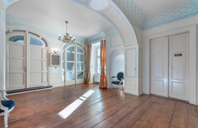 Castle for sale Trnová, okres Praha-západ, Entrance hall