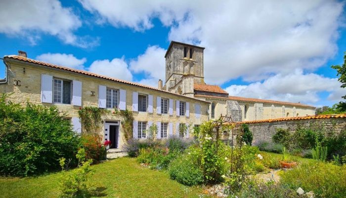 Historic villa for sale Beauvais-sur-Matha, New Aquitaine