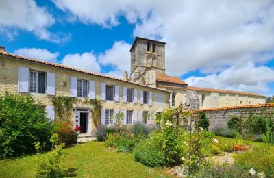Historic villa Beauvais-sur-Matha, New Aquitaine