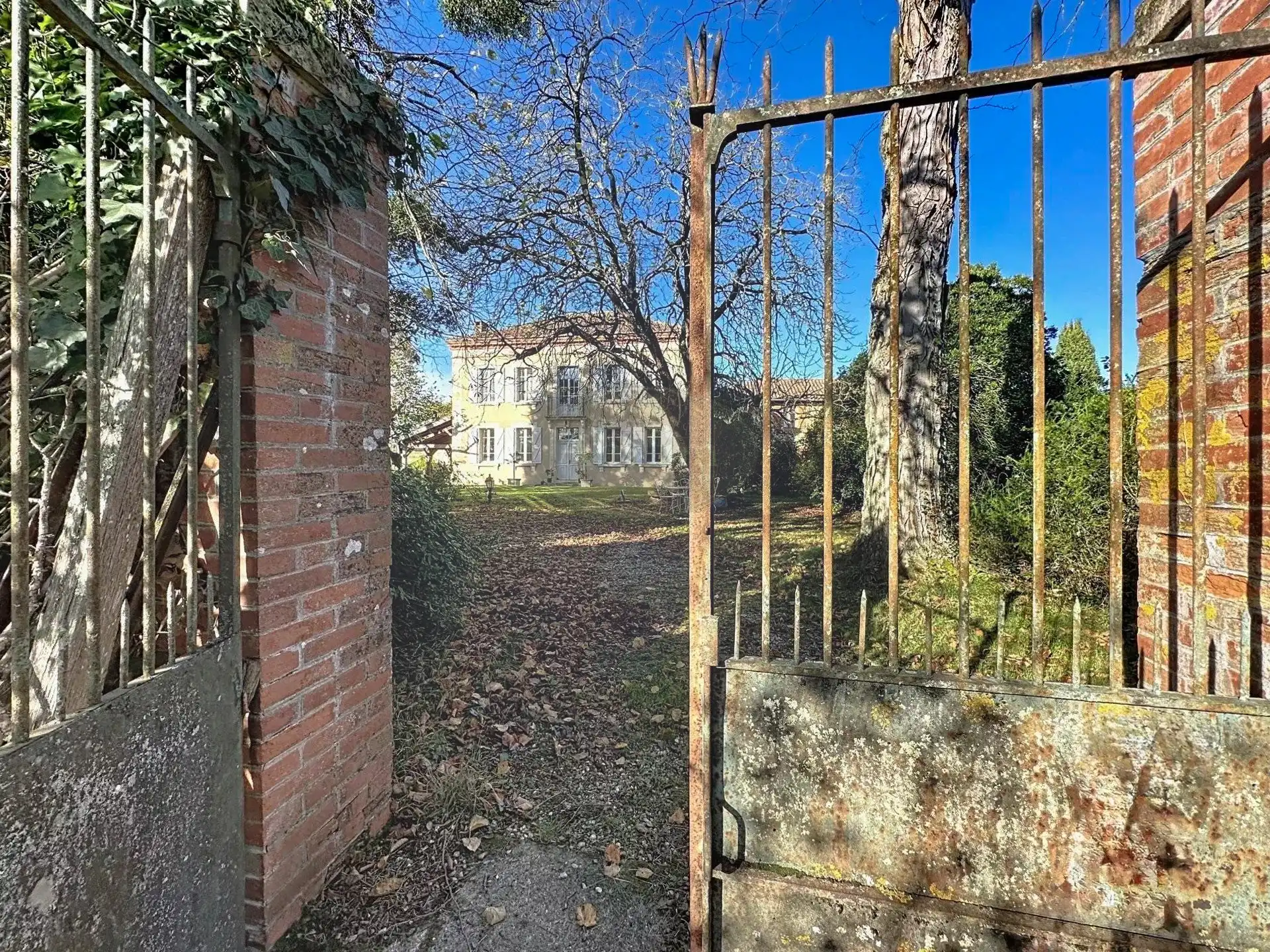 Photos Countryside Estate with Guest House near Masseube