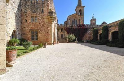 Medieval castle for sale Pouzilhac, Occitania, Photo 3/43