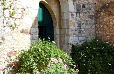 Medieval castle for sale Pouzilhac, Occitania, Photo 28/43