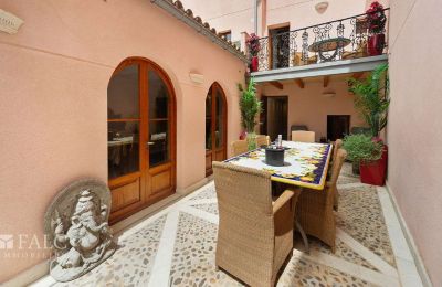 Town house for sale Calvià, Balearic Islands, Courtyard