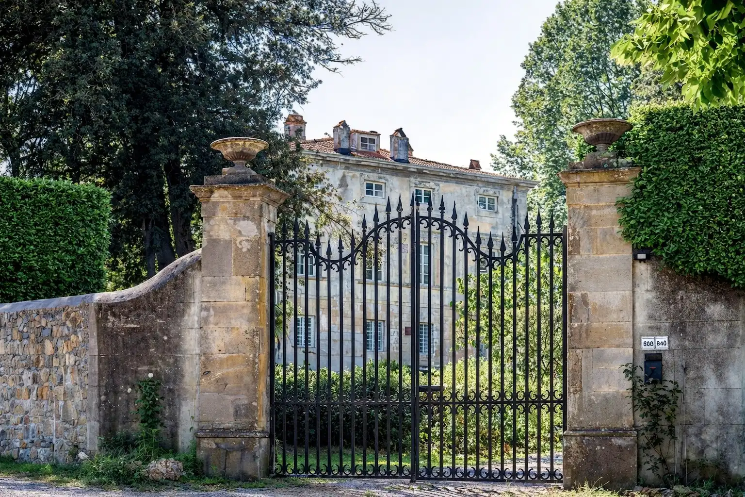Photos Tuscan estate near Lucca with chapel, olive grove and vineyard