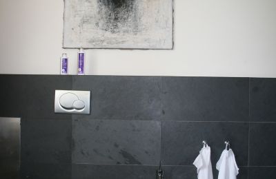 Historisk liebhaverlejlighed til salg Gera, Vollersdorfer Str. 56, Thüringen, Schieferbad Bide und Toilette