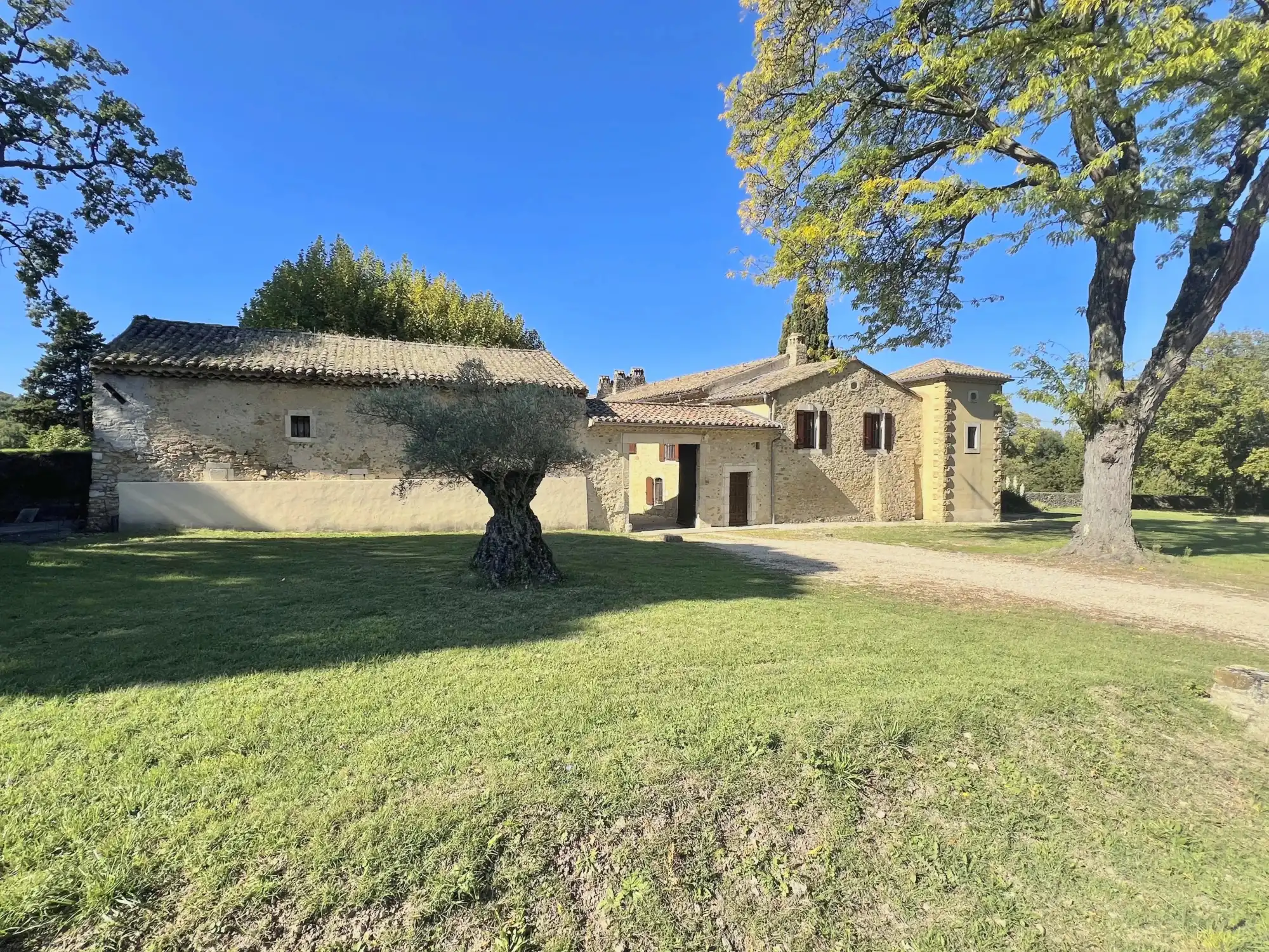 Photos Historic estate in Southern France with chapel and natural springs - 96 acres