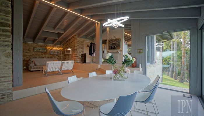 Country property for sale Italy