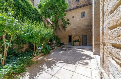 Period apartment for sale Uzès, Occitania, Photo 2/30
