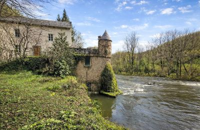 Historic estates, 16th-century water mill with 40-foot waterfall – Albi/Rodez region, France