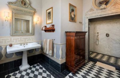 Castle for sale Capannori, Tuscany, Bathroom