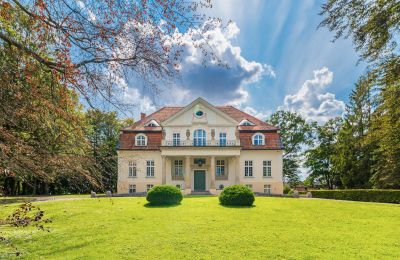Historic estates, Manor estate with neoclassical mansion in the Warmia-Pomerania region – 62 acres