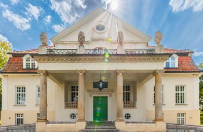 Castle for sale Marzewo, Warmia-Masuria, Entrance