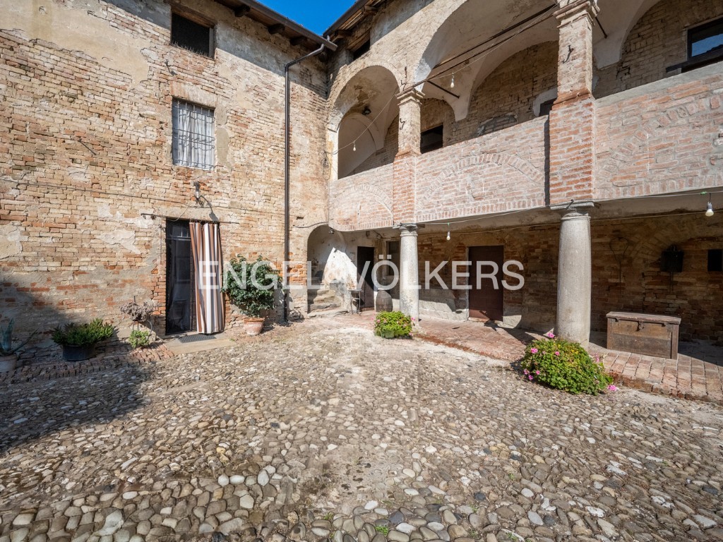 Château · Muradello