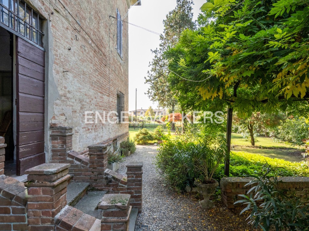 Château · Muradello