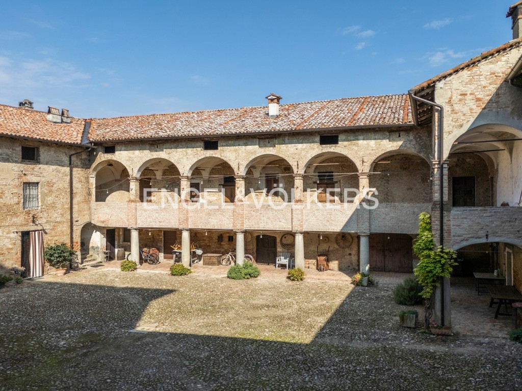 Château · Muradello