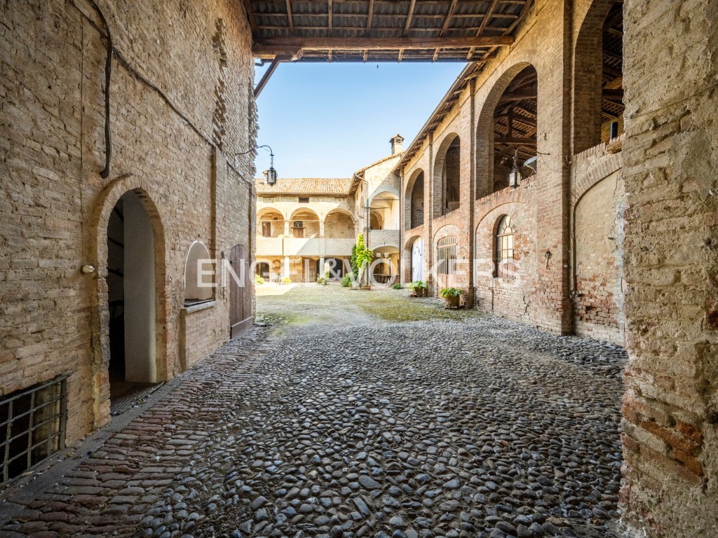 Château · Muradello