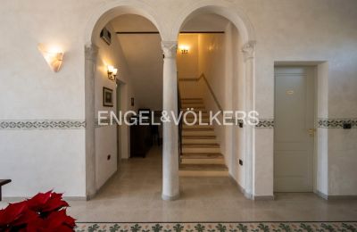 Manor house for sale Suzzara, Lombardy, Scale
