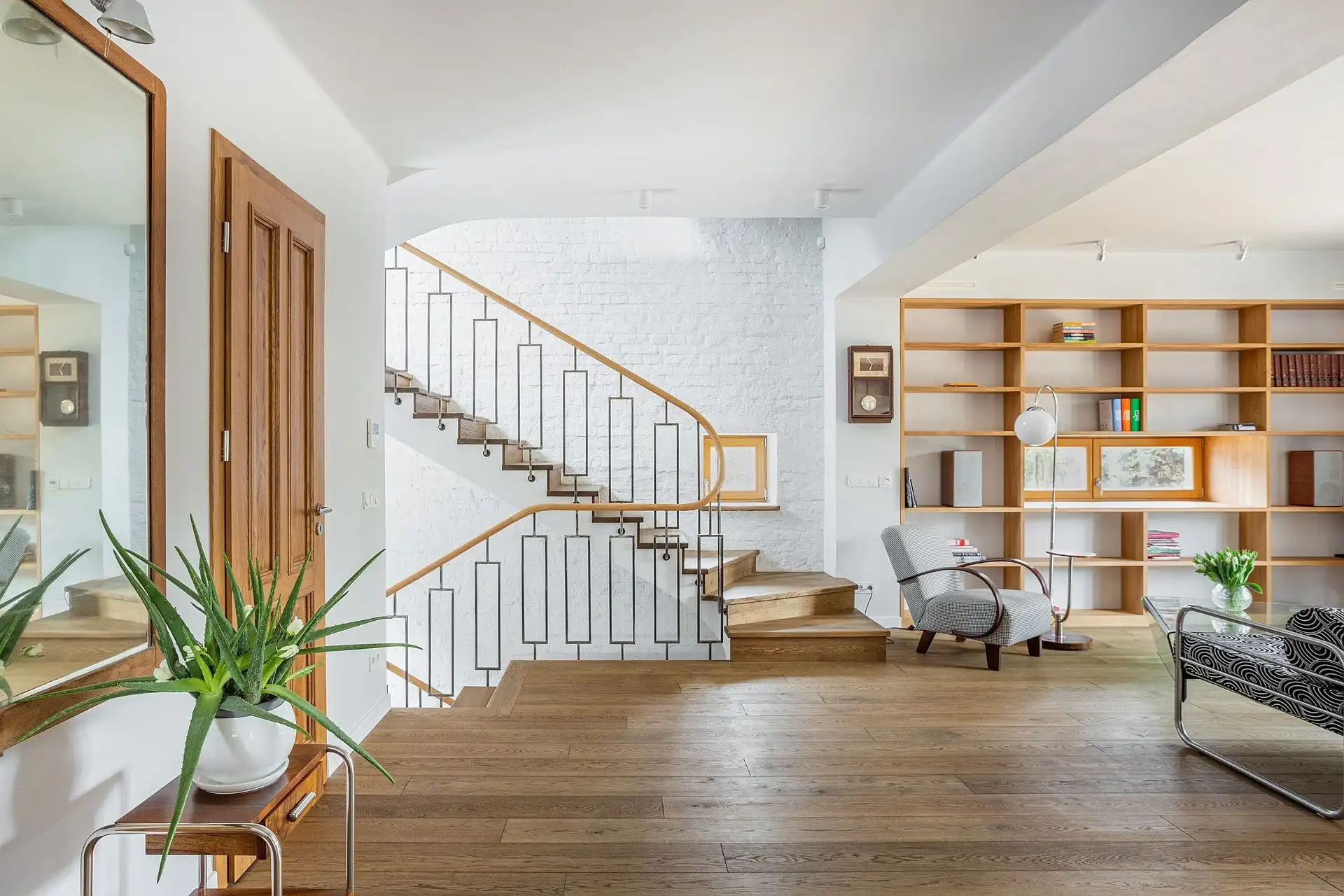 Photos Pre-war historic home in Warsaw-Mokotow