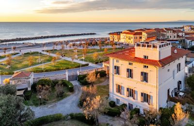 Historic estates, Villa Bondi with Sea View in Marina di Pisa