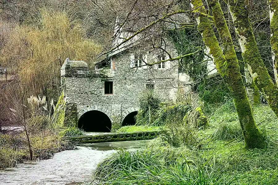 Historic estates, A mill, a waterfall, twenty years
