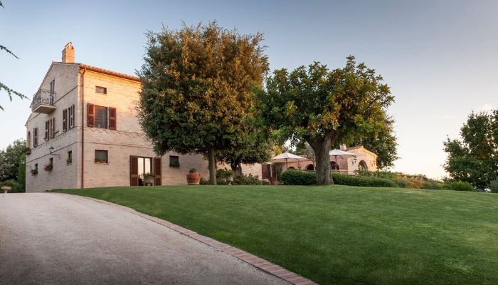 Château · Fermo
