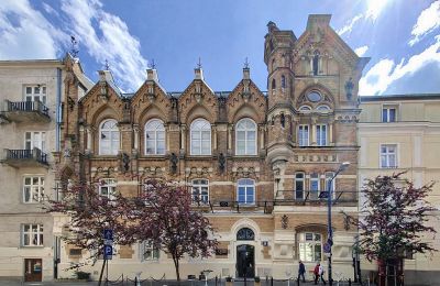 Historic estates, Warsaw center: Historic townhouse after refurbishment