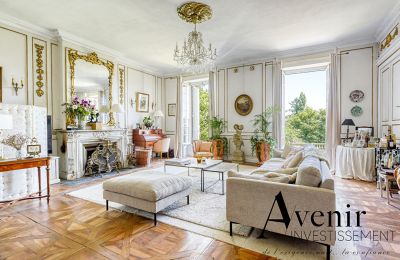 Historic villa for sale Vaugneray, Auvergne-Rhône-Alpes, Photo 2/12