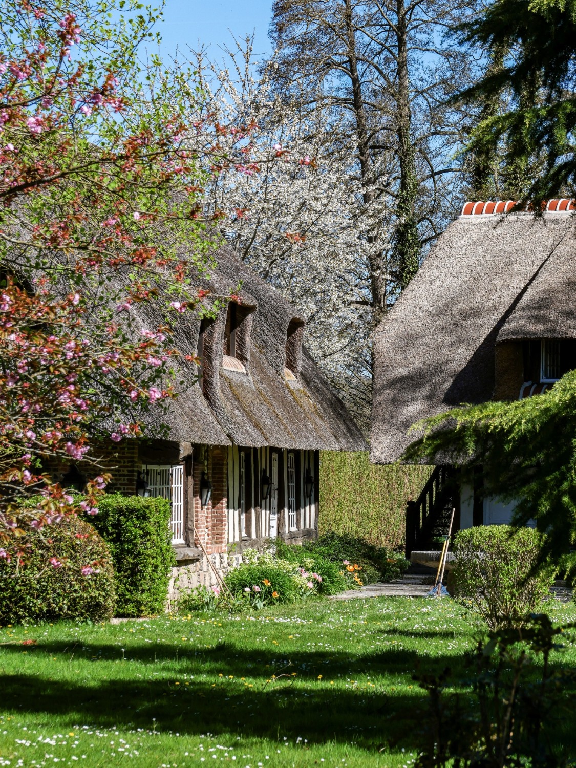 Normandy: Medieval castle near Rouen