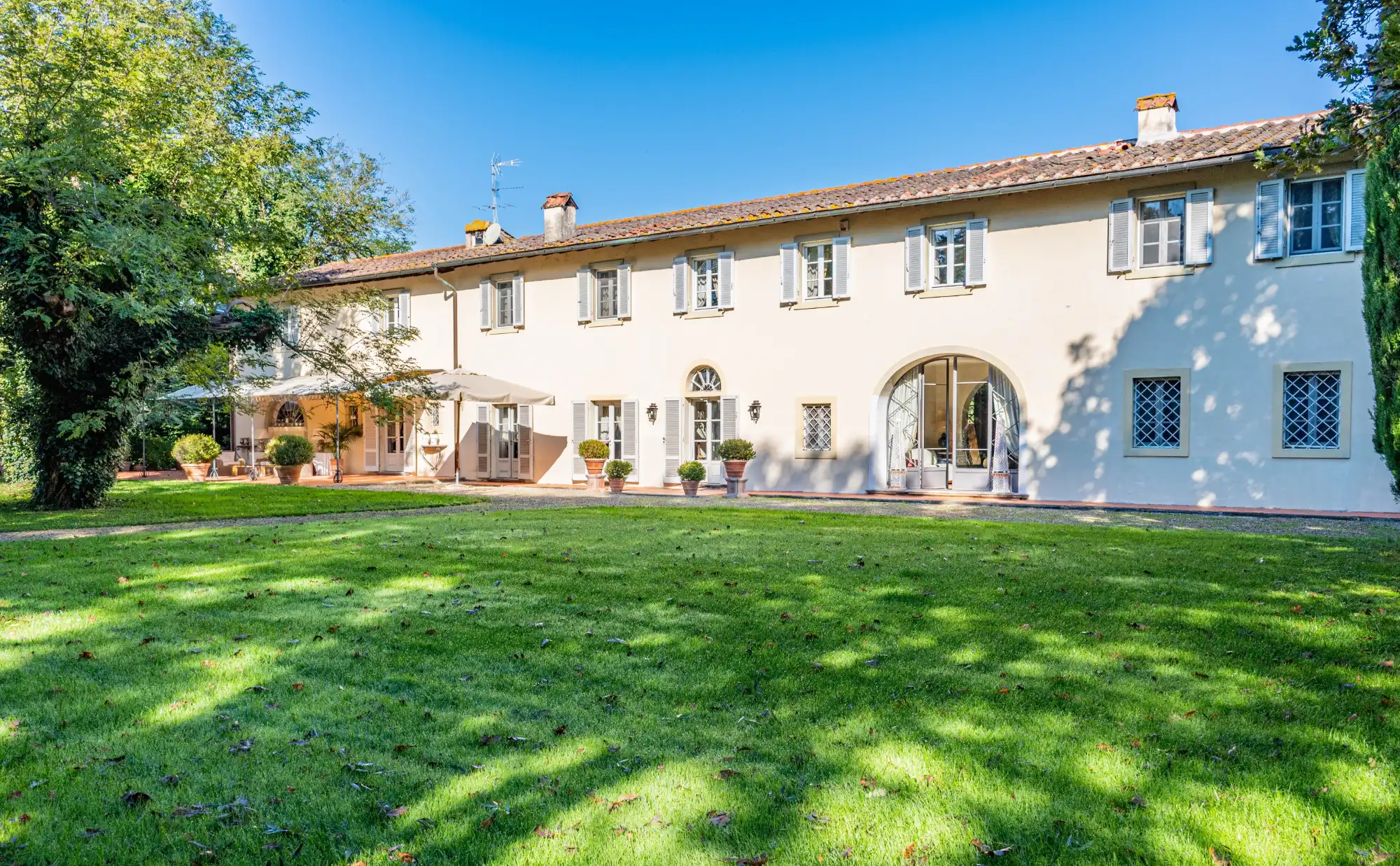 Photos Restored 17th-century Tuscan estate with pool near Pisa and the coast