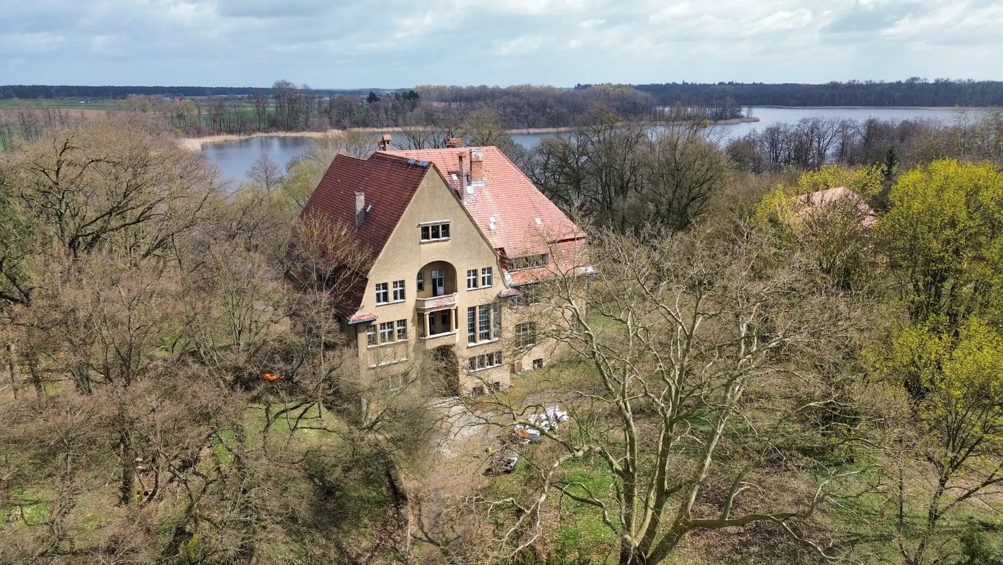 Photos Country manor on a lake west of Poznań