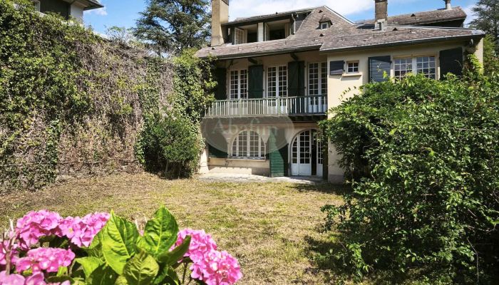 Historic villa for sale Bagnères-de-Luchon, Occitania