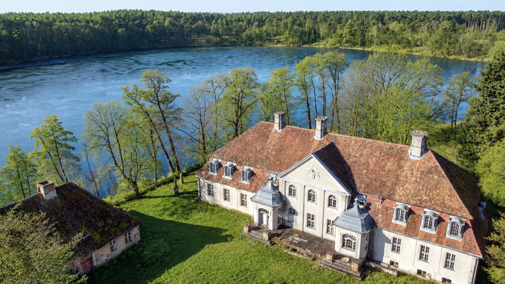 Photos Manor estate by the lake in Western Poland