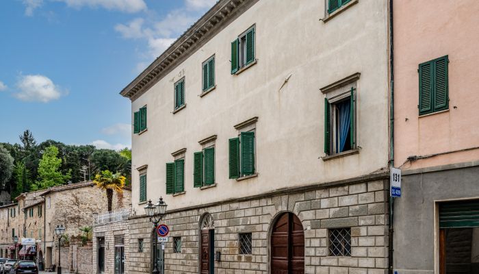 Palazzo with Private Park in Castelnuovo Val di Cecina, Tuscany