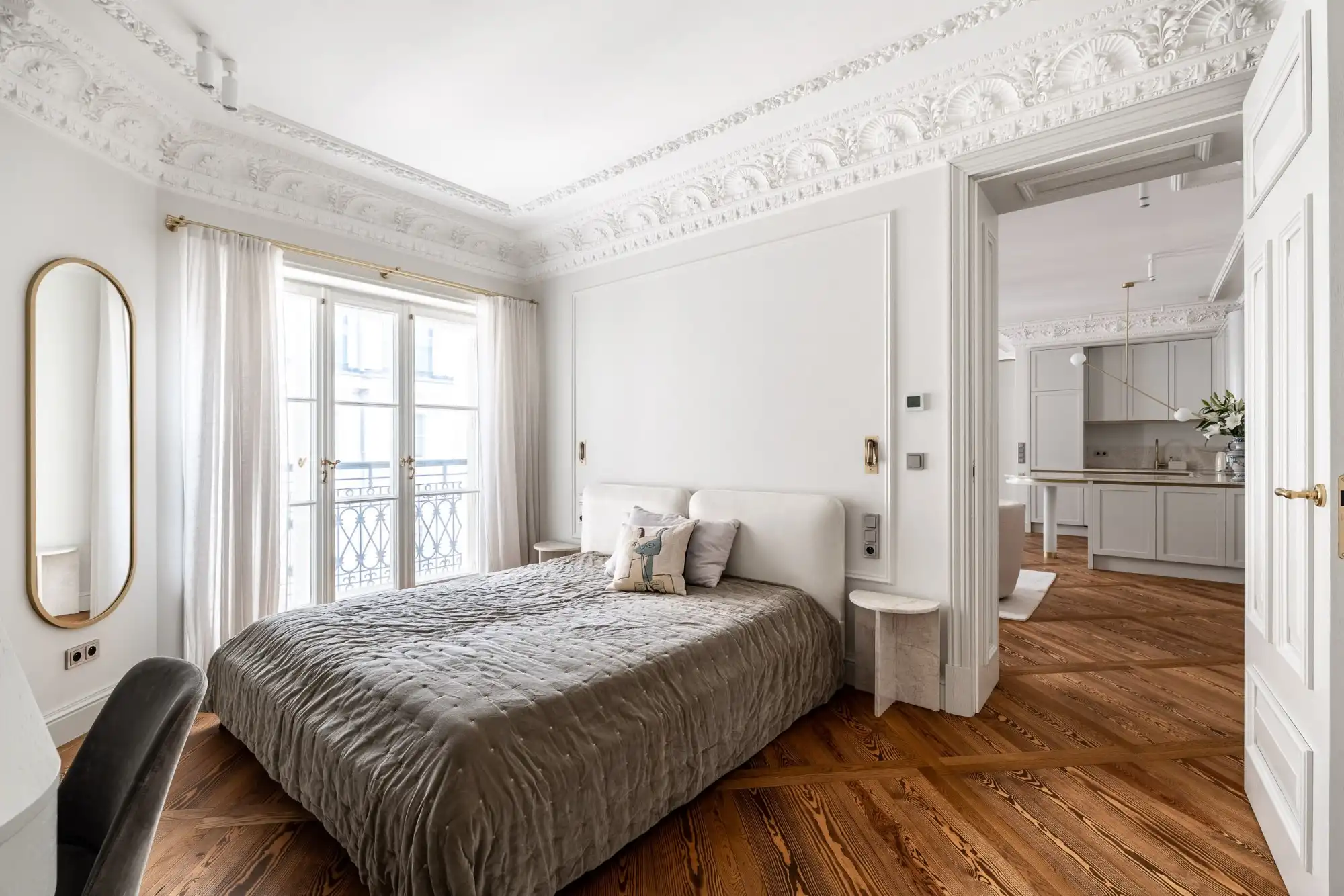 Photos Apartment in a tenement house on Foksal street