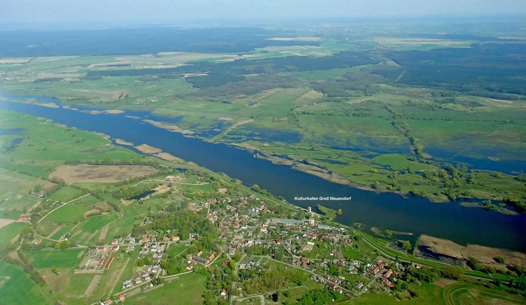 Photos Historic tower and five unique railway cars at the Oder river port
