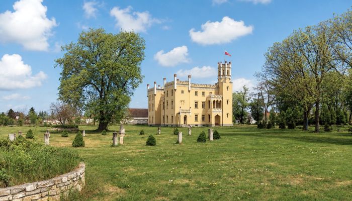 Manor House southeast of Wrocław – Narok Palace