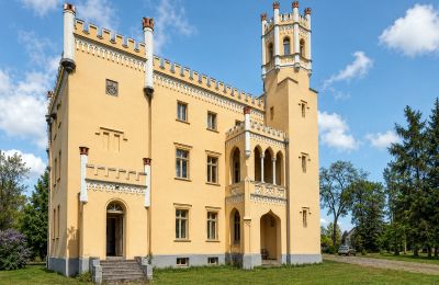 Historic estates, Manor House southeast of Wrocław – Narok Palace